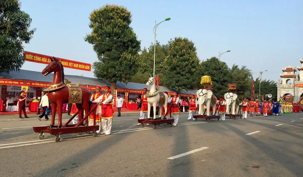 Rộn r&agrave;ng c&aacute;c lễ hội m&ugrave;a xu&acirc;n H&agrave; Nội bạn c&oacute; thể gh&eacute; đến 3