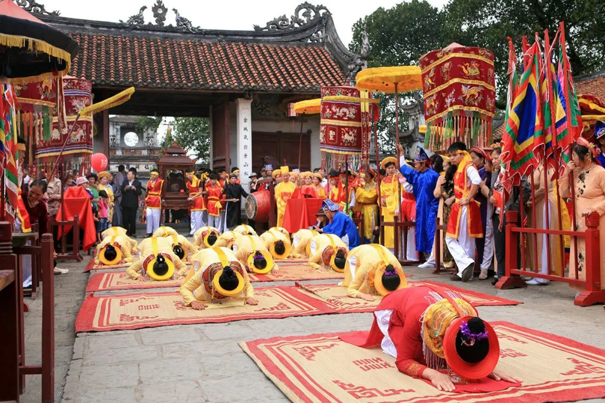 Rộn r&agrave;ng c&aacute;c lễ hội m&ugrave;a xu&acirc;n H&agrave; Nội bạn c&oacute; thể gh&eacute; đến 6