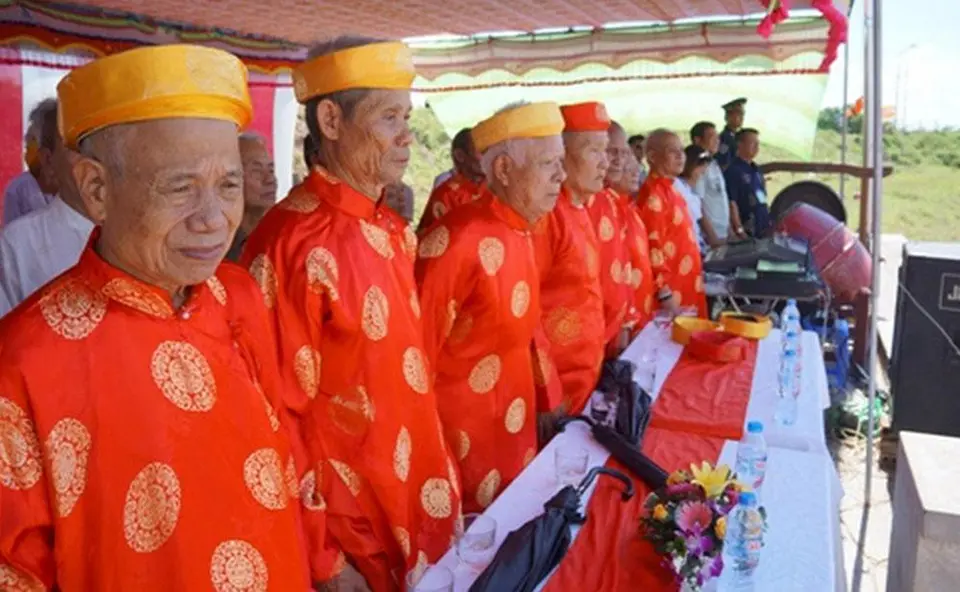 Th&uacute; vị Lễ hội bơi chải l&agrave;ng Y&ecirc;n Duy&ecirc;n truyền thống 3
