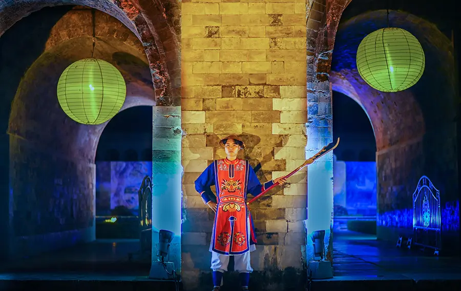 Tour đ&ecirc;m kh&aacute;m ph&aacute; Ho&agrave;ng Th&agrave;nh Thăng Long H&agrave; Nội t&igrave;m về cội nguồn lịch sử 5