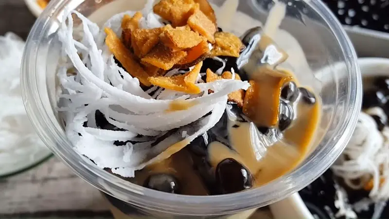 Cafe Cốt Dừa Cô Hạnh - Quán ngon được nhiều bạn trẻ yêu thích