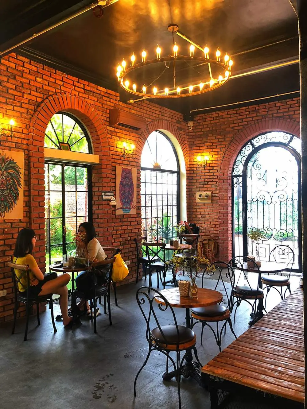 2 Banhs Coffee Hải Ph&ograve;ng v&agrave; kh&ocirc;ng gian studio si&ecirc;u chất 2