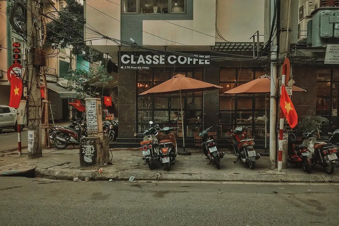 Cả v&ugrave;ng trời b&igrave;nh y&ecirc;n đến lạ tại Classe Coffee n Books 2