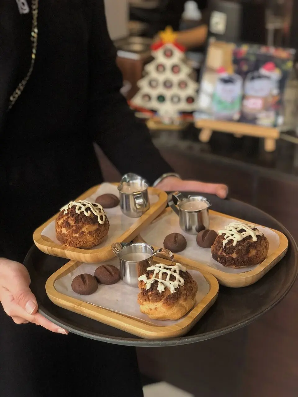 Cả v&ugrave;ng trời b&igrave;nh y&ecirc;n đến lạ tại Classe Coffee n Books 6