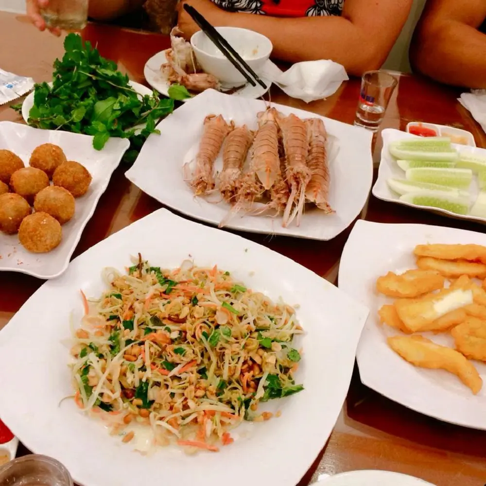 C&agrave;n qu&eacute;t thi&ecirc;n đường hải sản Gio Bien Restaurant Hai Phong 6