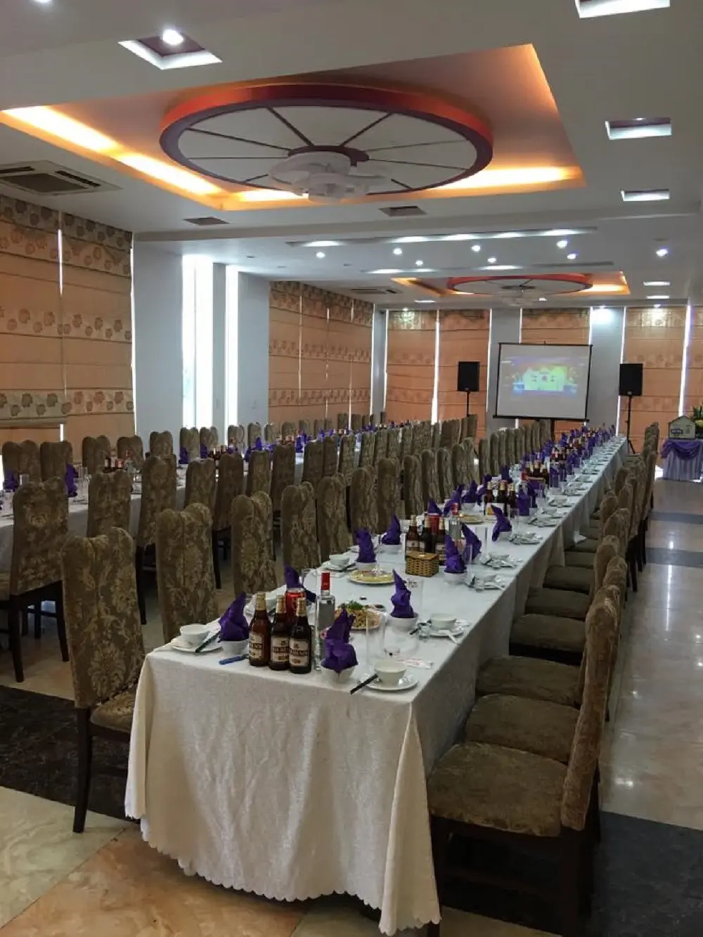 C&agrave;n qu&eacute;t thi&ecirc;n đường hải sản Gio Bien Restaurant Hai Phong 10
