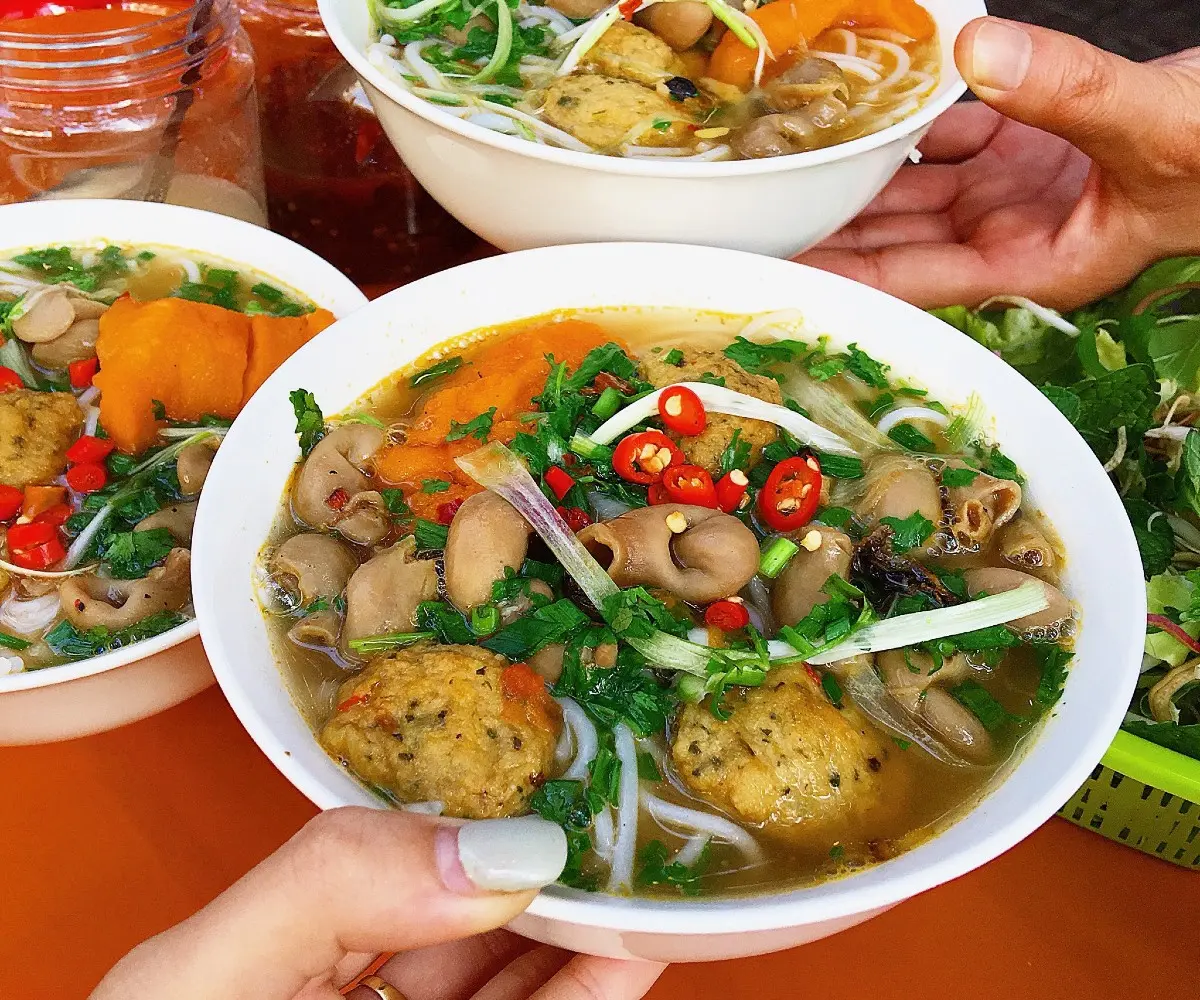 Đi đ&acirc;u về đ&acirc;u vẫn nhớ m&atilde;i hương vị của m&oacute;n B&uacute;n c&aacute; cay Hải Ph&ograve;ng 3