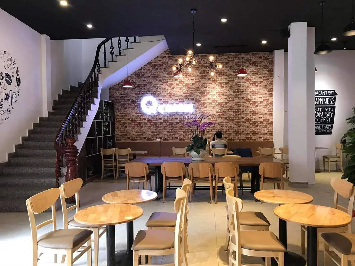 Đi nh&oacute;m đ&ocirc;ng cũng kh&ocirc;ng lo khi gh&eacute; Q Coffee Hải Ph&ograve;ng 2