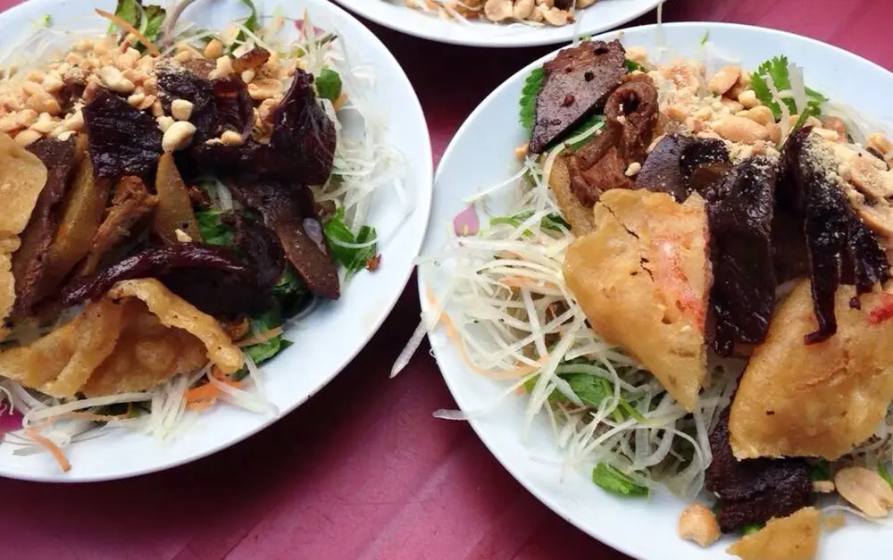 Điểm danh những Qu&aacute;n ăn vặt ngon ở Hải Ph&ograve;ng 21