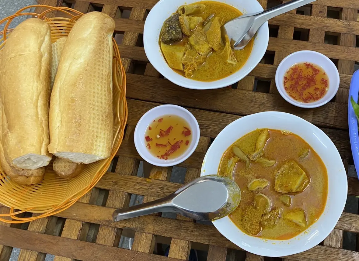 Điểm danh những Qu&aacute;n ăn vặt ngon ở Hải Ph&ograve;ng 23