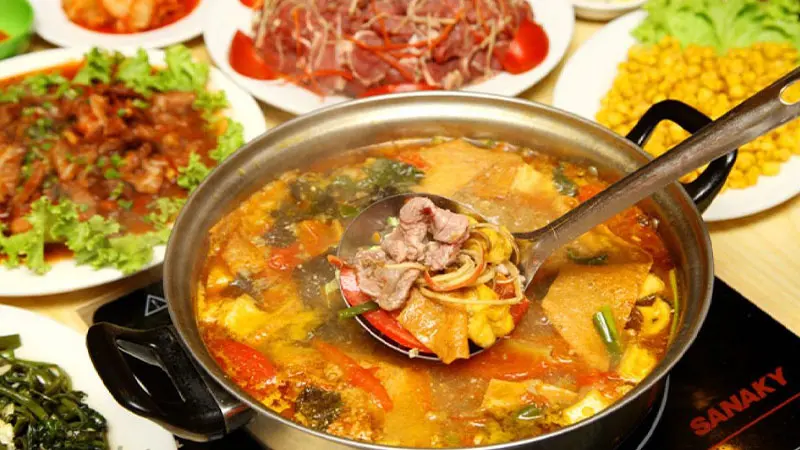 Điểm qua Top 13 qu&aacute;n lẩu cua đồng Hải Ph&ograve;ng l&agrave;m say l&ograve;ng c&aacute;c bạn trẻ 9