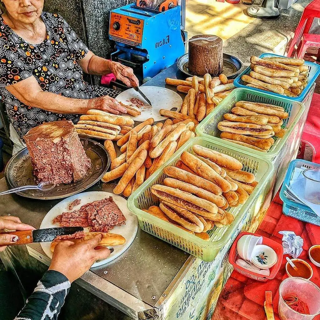 Giải m&atilde; sức h&uacute;t m&oacute;n B&aacute;nh mỳ cay Hải Ph&ograve;ng, ăn l&agrave; ghiền 3
