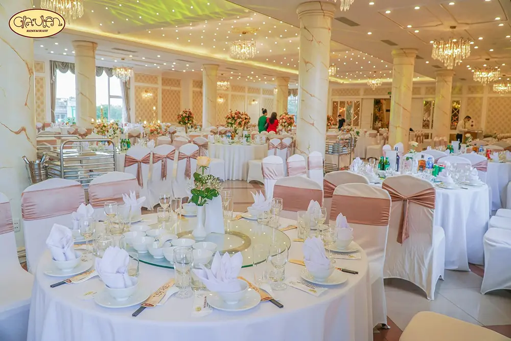 Kh&aacute;m ph&aacute; Trung t&acirc;m hội nghị số một Hải Ph&ograve;ng Gia Vi&ecirc;n Restaurant 12