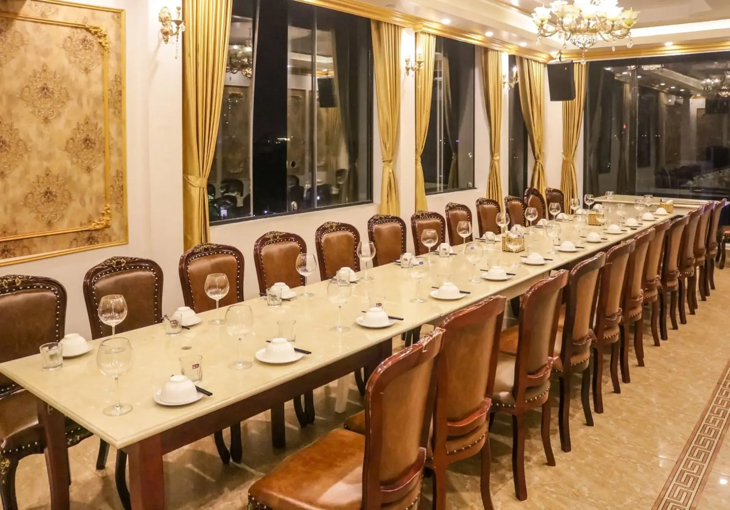 Lạc lối tại thi&ecirc;n đường hải sản Ngư Trường Buffet Hải Sản Hải Ph&ograve;ng 4