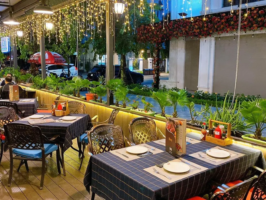 Lạc v&agrave;o ch&acirc;u &Acirc;u cổ điển tại Texgrill Restaurant Hải Ph&ograve;ng 13