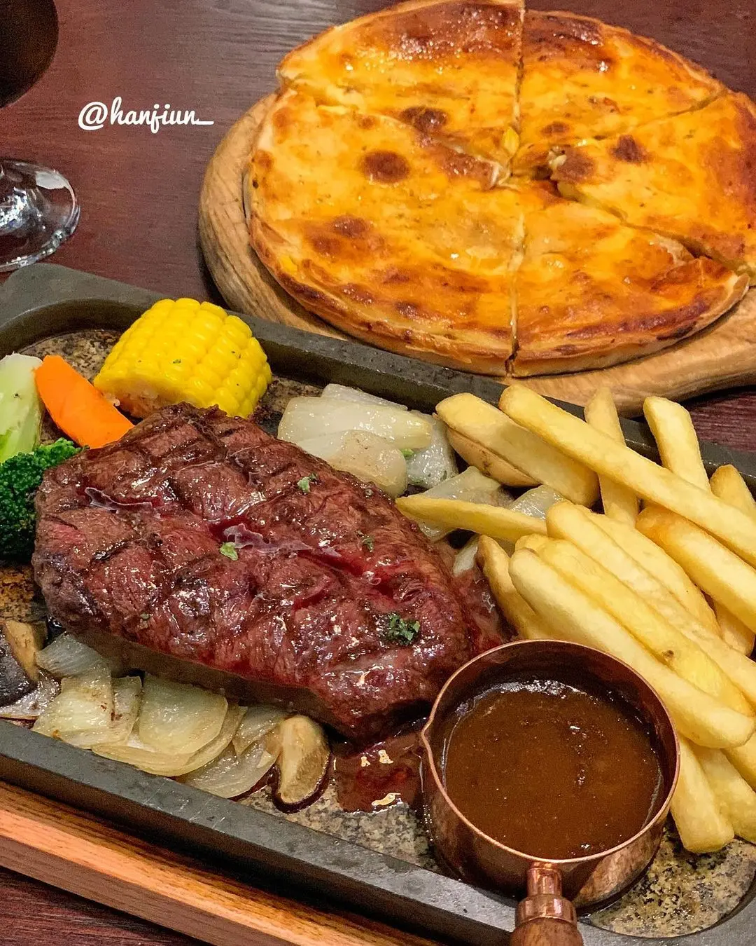 Lạc v&agrave;o ch&acirc;u &Acirc;u cổ điển tại Texgrill Restaurant Hải Ph&ograve;ng 18