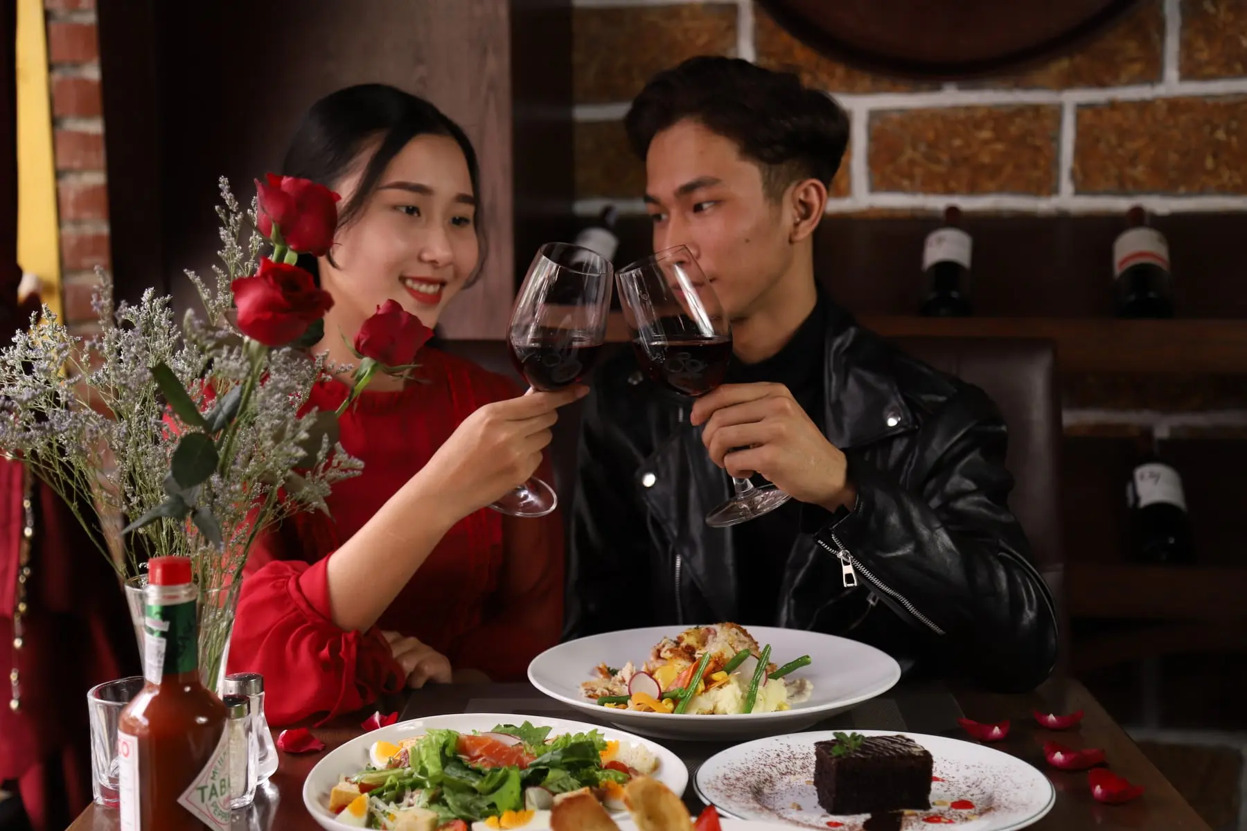 Lạc v&agrave;o ch&acirc;u &Acirc;u cổ điển tại Texgrill Restaurant Hải Ph&ograve;ng 24