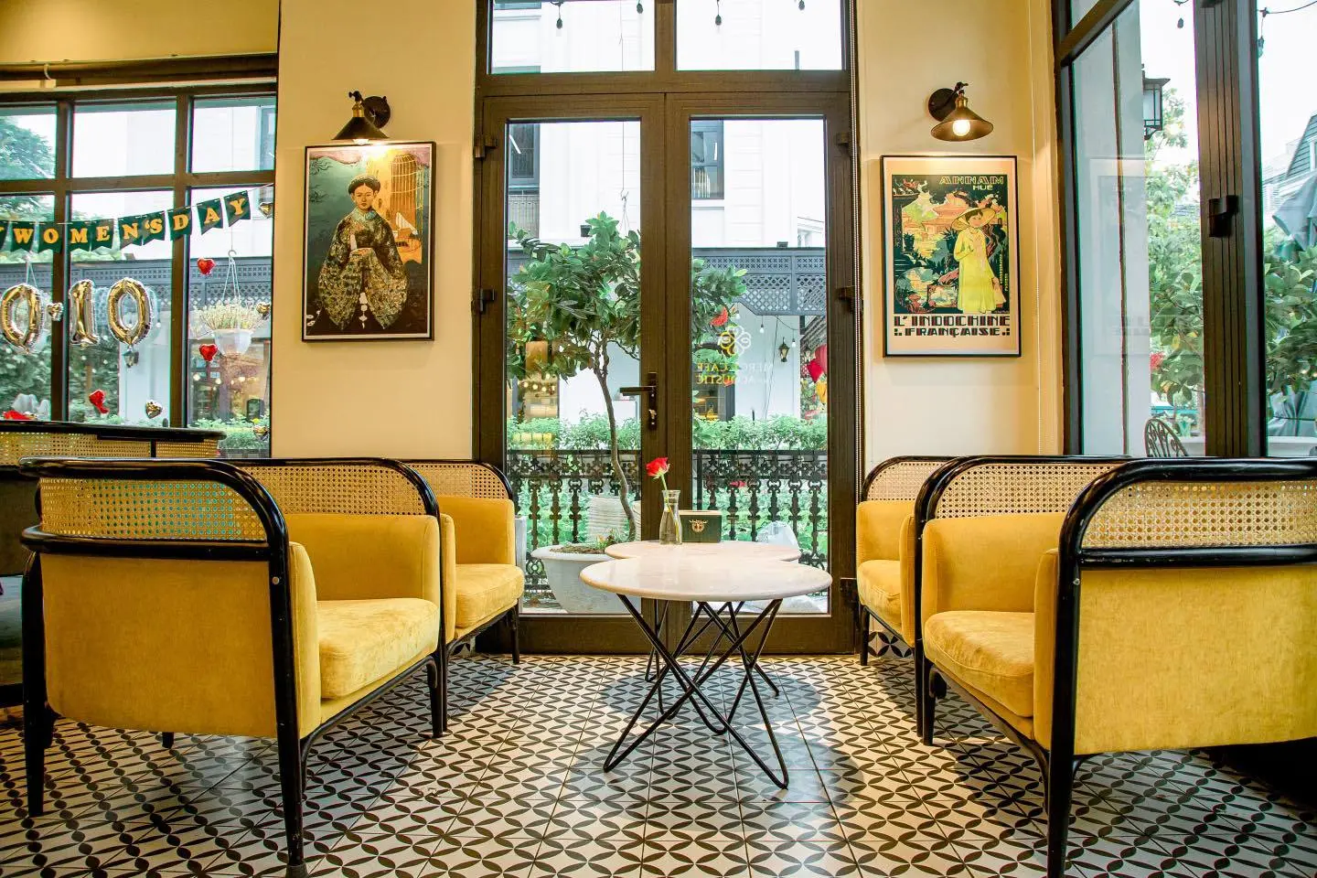 Mercy Caf&eacute; and Bread - Kh&ocirc;ng gian &acirc;m nhạc cực chill tại phố M&ecirc; Linh 3