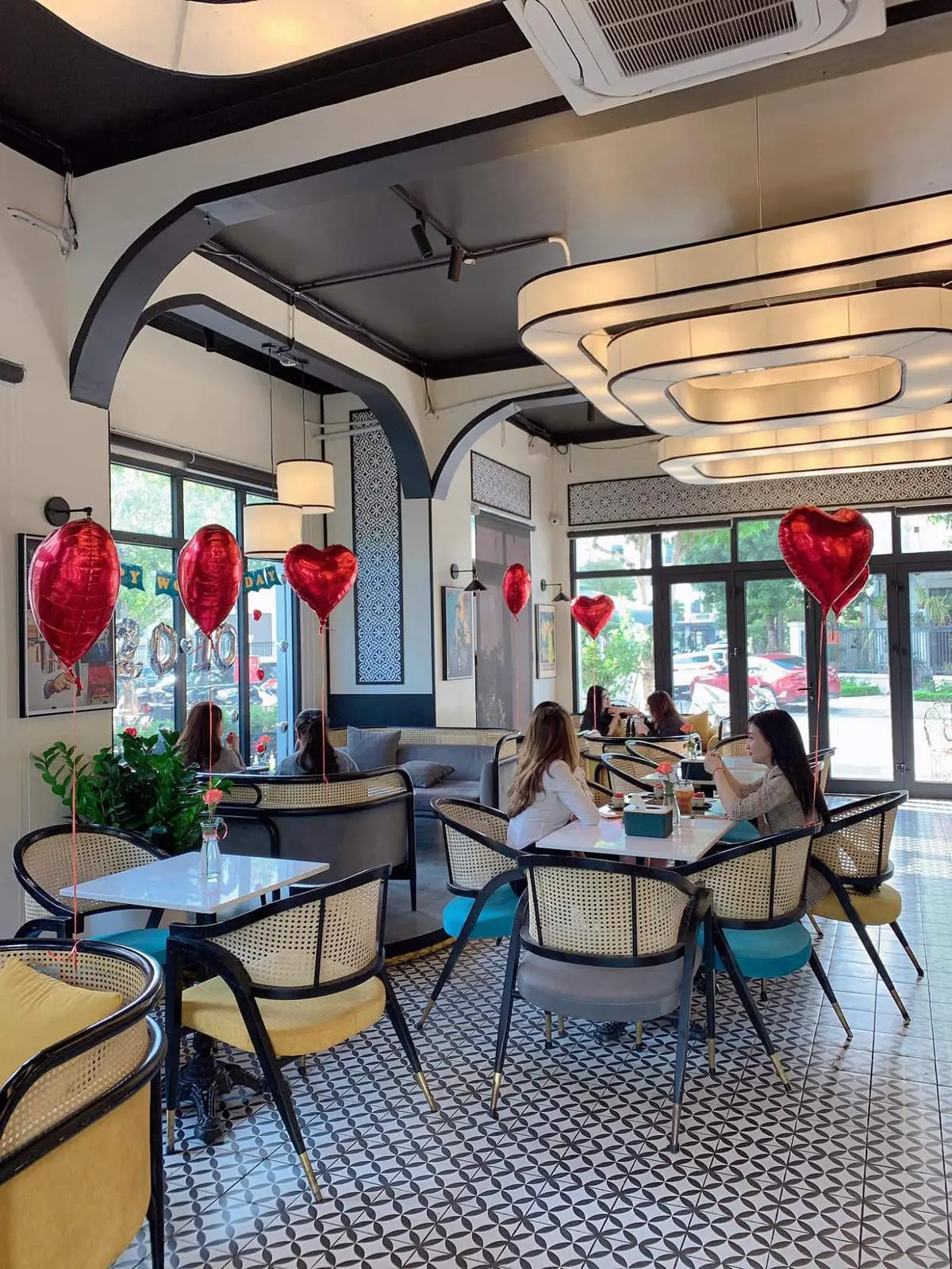 Mercy Caf&eacute; and Bread - Kh&ocirc;ng gian &acirc;m nhạc cực chill tại phố M&ecirc; Linh 11