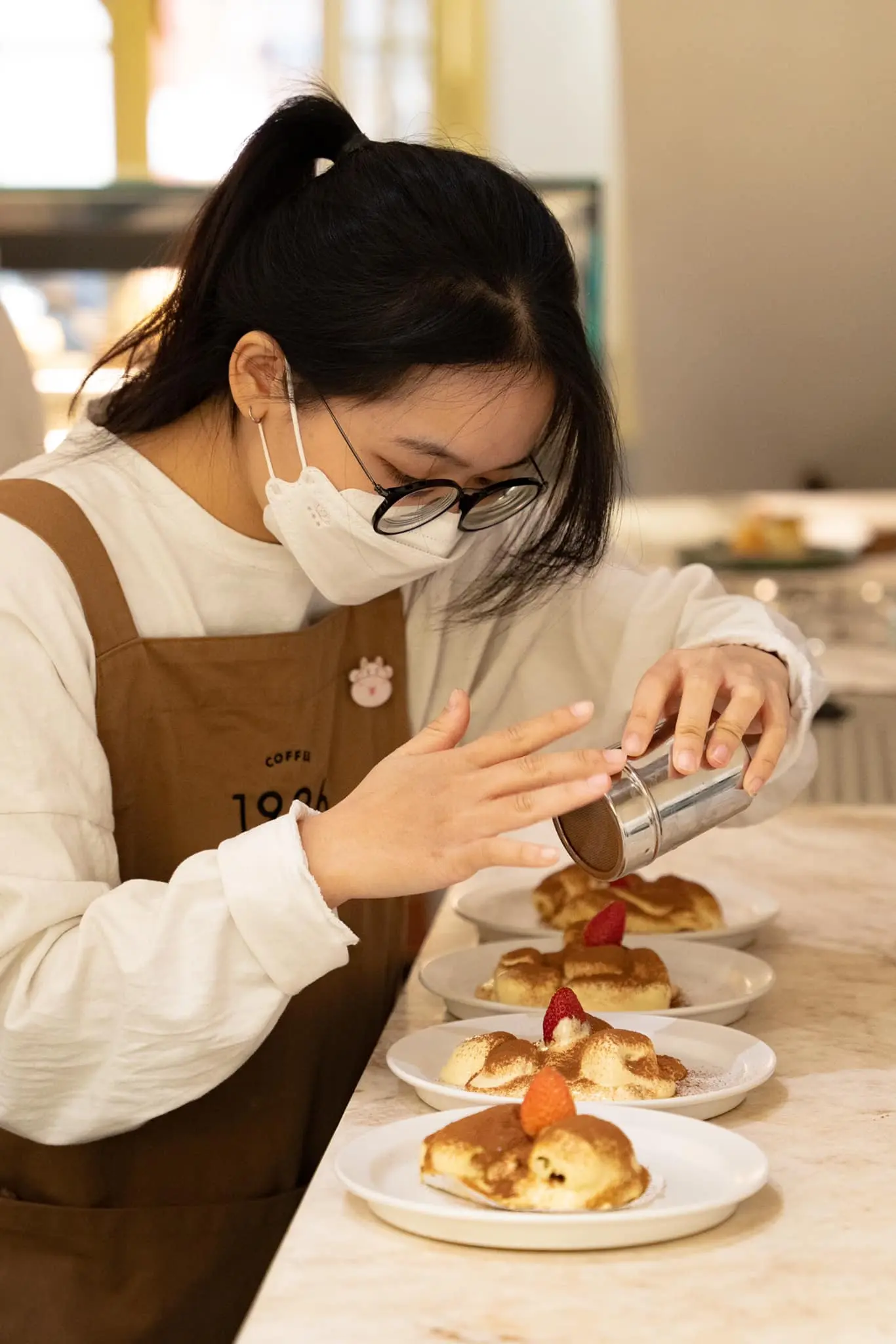 No 1986 Coffee chiếm trọn spotlight với lối kiến tr&uacute;c kh&aacute;c lạ giữa l&ograve;ng Đất Cảng 14