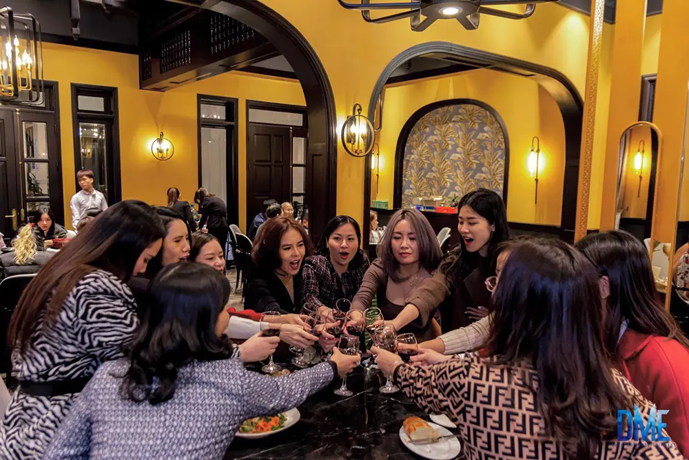 Tận hưởng tinh hoa ẩm thực tại Nh&agrave; h&agrave;ng Ng&oacute;i Đỏ 13