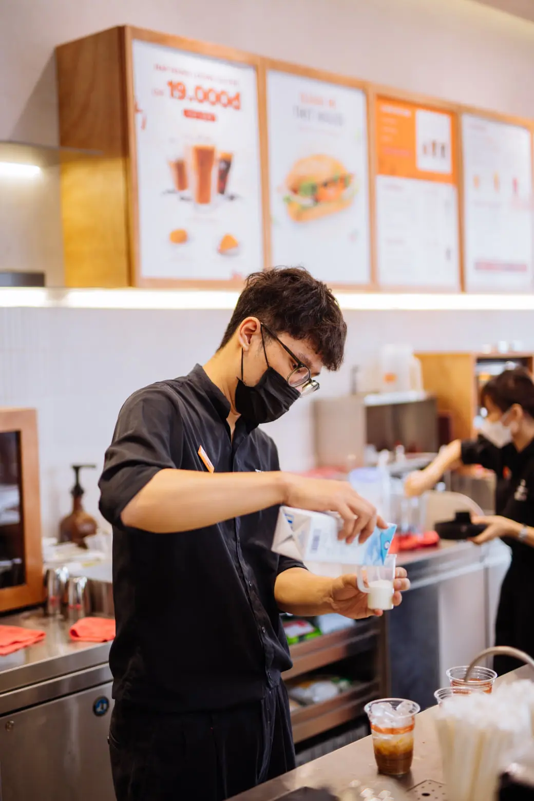 The Coffee House Cầu Đất, b&ocirc;ng sen trắng mọc giữa g&oacute;c ng&atilde; tư Lương Kh&aacute;nh Thiện 17