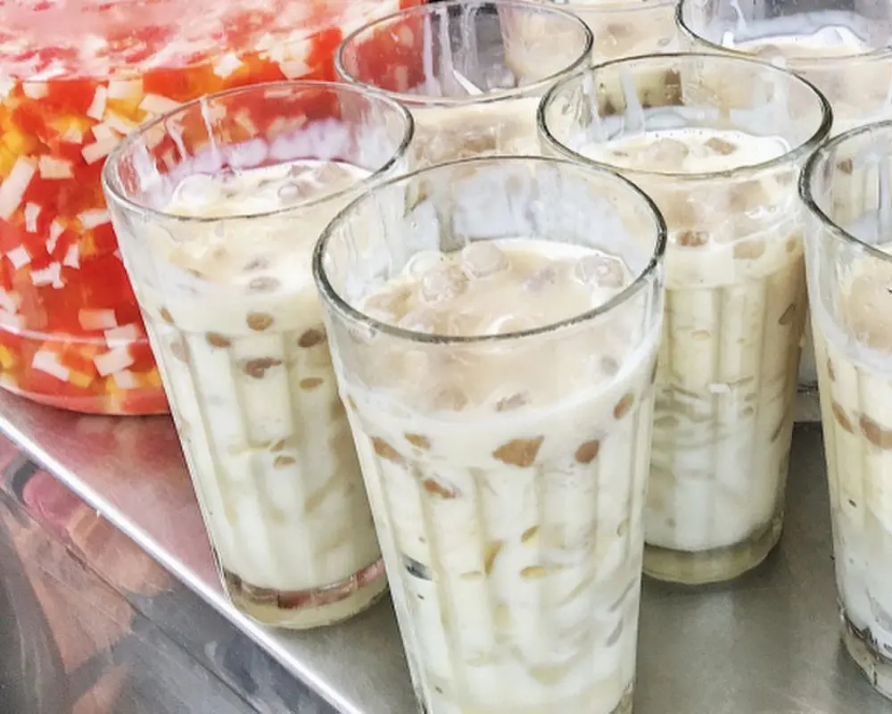 Thử một lần thưởng thức Đặc sản dừa dầm Hải Ph&ograve;ng với MIA.vn 3