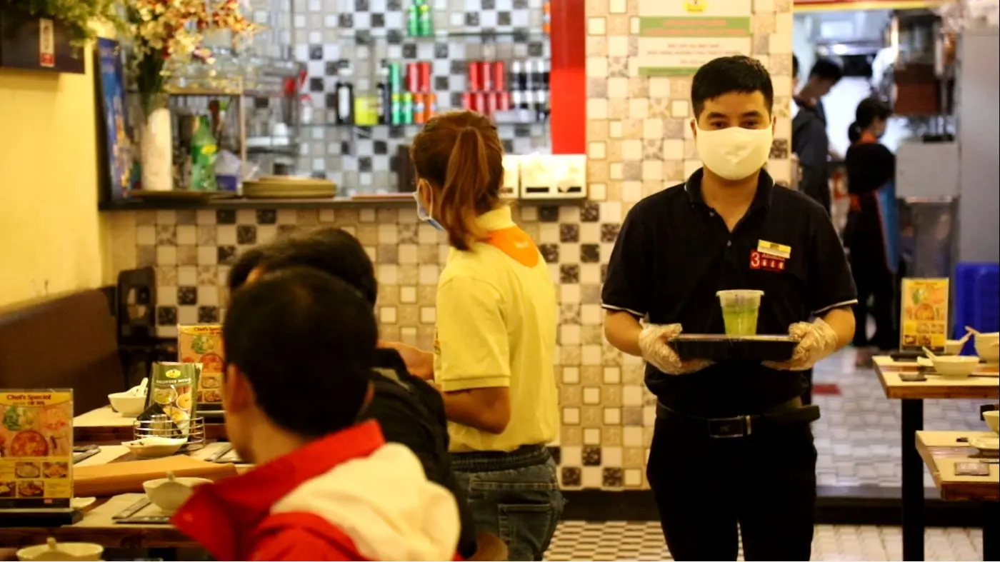 Thưởng thức đại tiệc thịnh soạn tại Nh&agrave; h&agrave;ng Cơm g&agrave; Singapore 22
