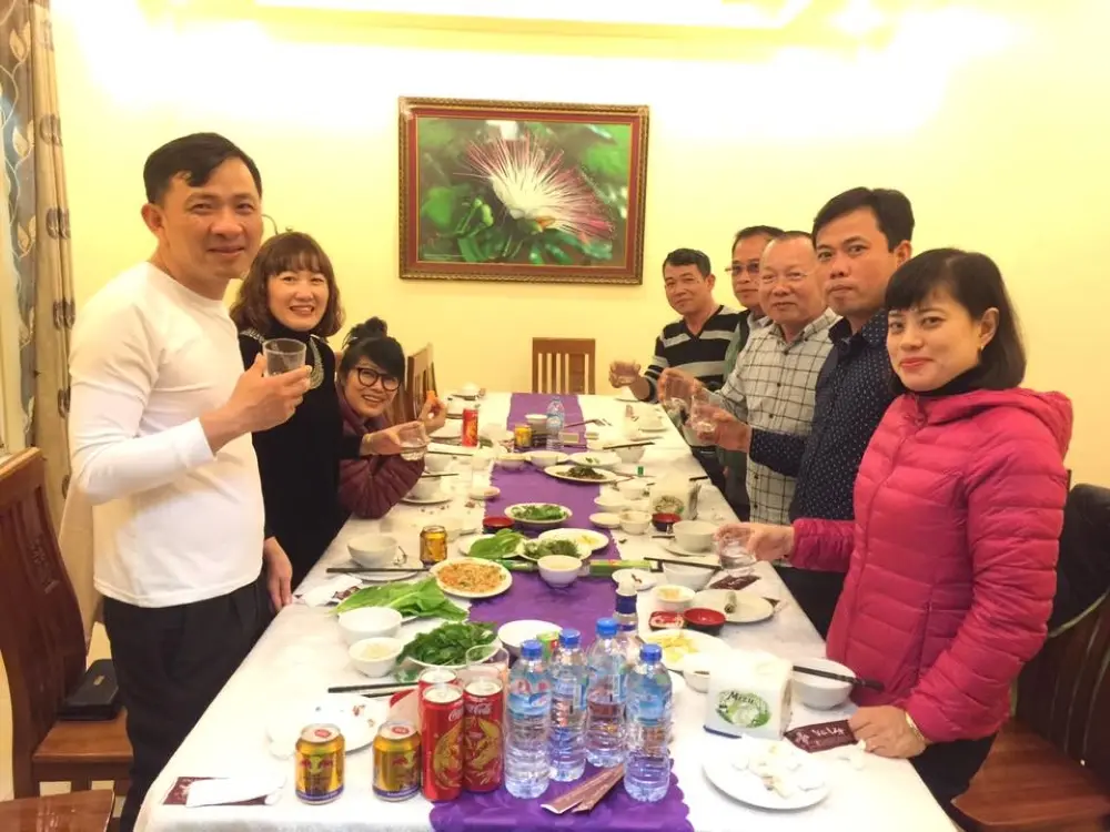 Thưởng thức hơn chục loại hải sản bơi sống với Nh&agrave; h&agrave;ng Vũ Lập Hải Ph&ograve;ng 2