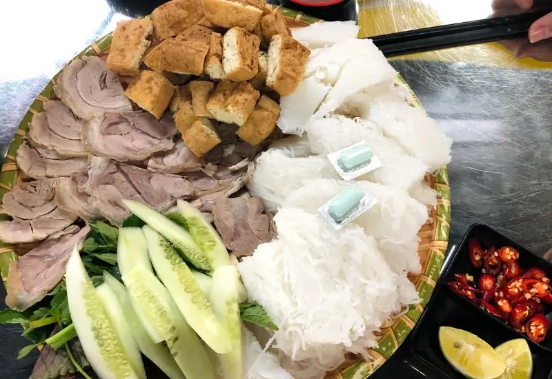 Top 8 qu&aacute;n b&uacute;n đậu mắm t&ocirc;m Hải Ph&ograve;ng thơm ngon nức tiếng 4
