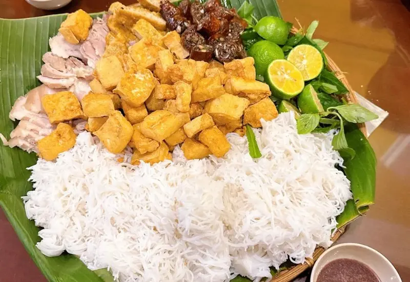 Top 8 qu&aacute;n b&uacute;n đậu mắm t&ocirc;m Hải Ph&ograve;ng thơm ngon nức tiếng 7