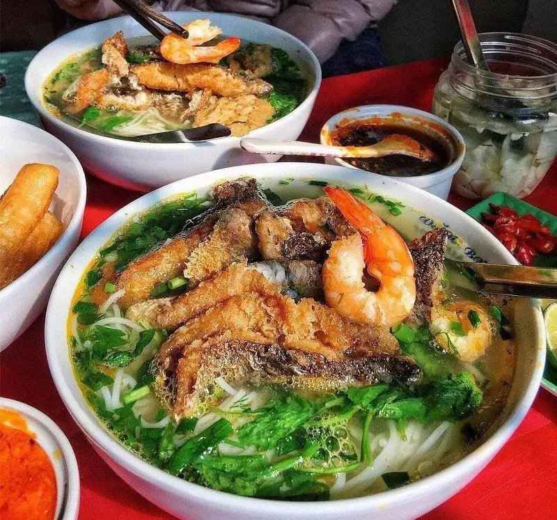 Để MIA.vn Gợi ý Food tour Hải Phòng 1 ngày dành cho bạn