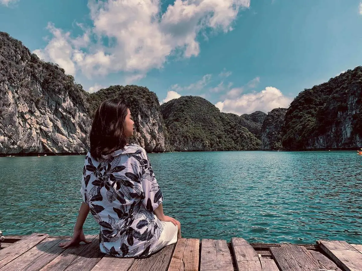 Đ&oacute;n xem Review 1 ng&agrave;y ở Lan Hạ của c&ocirc; n&agrave;ng Linh Trần 8