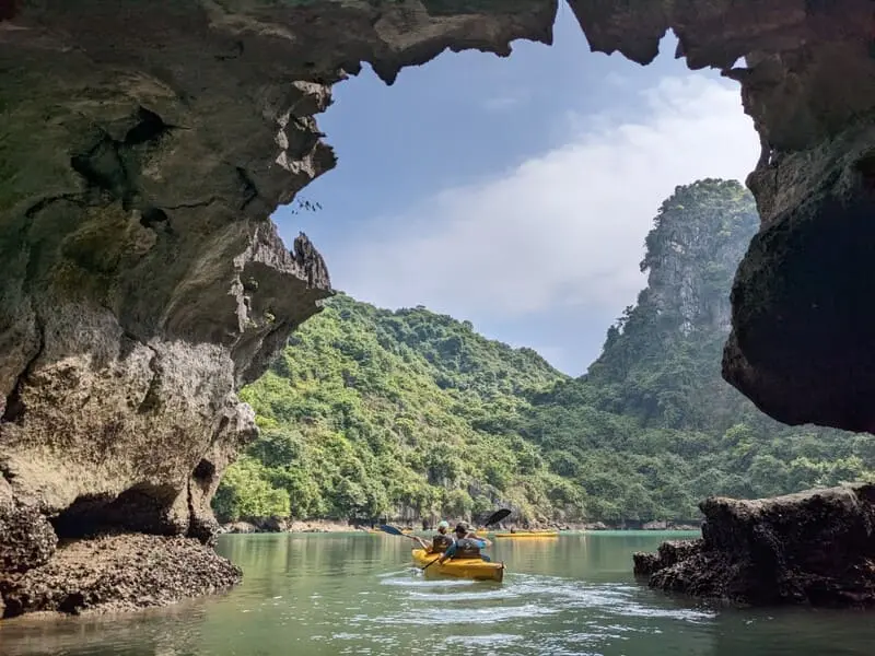 Kinh nghiệm du lịch C&aacute;t B&agrave;: Di chuyển, trải nghiệm, ăn uống 11