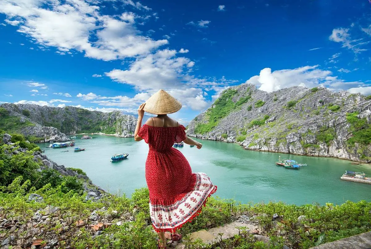 Kh&ocirc;ng biết chơi g&igrave; th&igrave; xem ngay Lịch tr&igrave;nh kh&aacute;m ph&aacute; C&aacute;t B&agrave; 3N2Đ 2