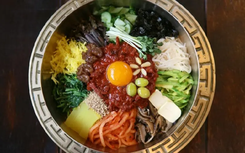 Bibimbap là gì? Tìm hiểu món cơm trộn Hàn Quốc hot toàn cầu 7