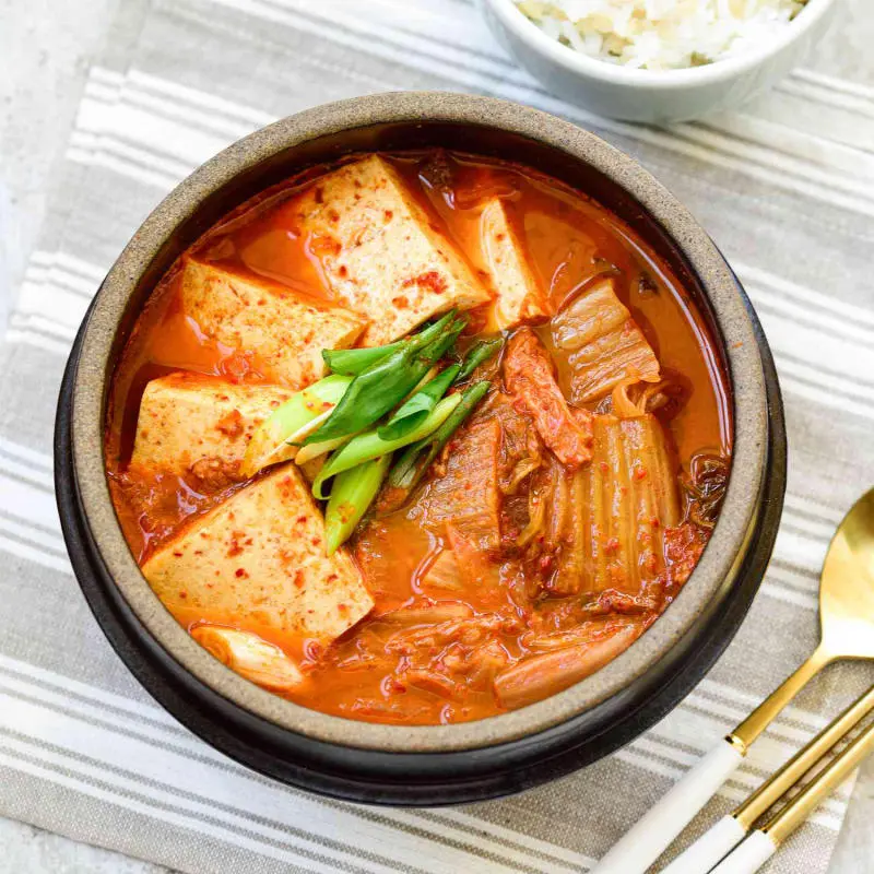 Điểm danh 8 m&oacute;n canh H&agrave;n Quốc l&agrave;m đắm say t&iacute;n đồ m&ecirc; ẩm thực 2