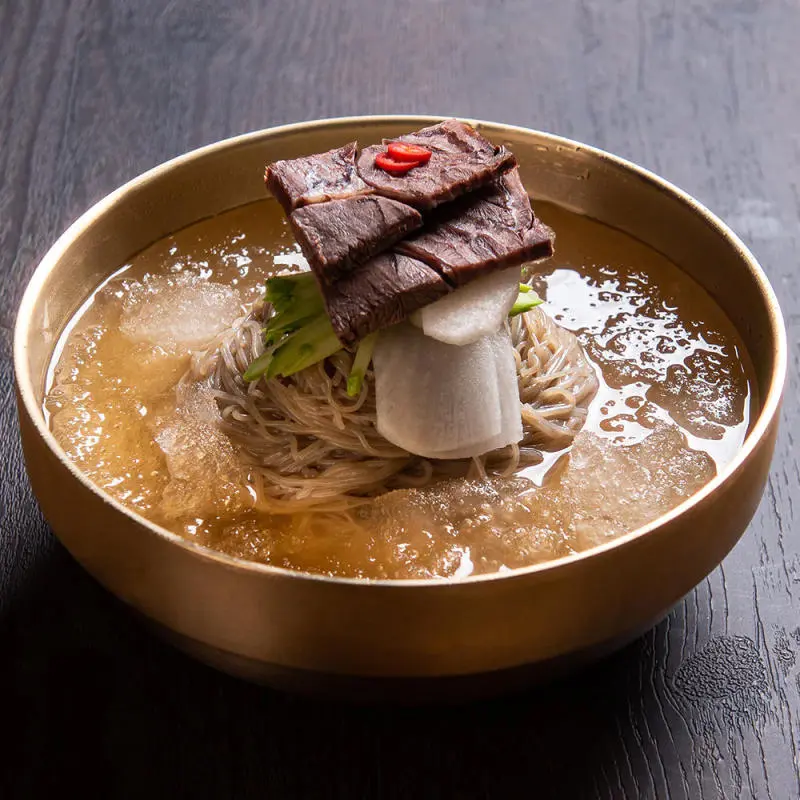M&ecirc; mẩn trước m&oacute;n m&igrave; lạnh Naengmyeon nổi tiếng ở H&agrave;n Quốc 5