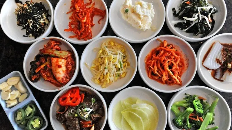 Panchan l&agrave; g&igrave;? C&aacute;c m&oacute;n ăn phụ đa dạng của ẩm thực H&agrave;n Quốc 4