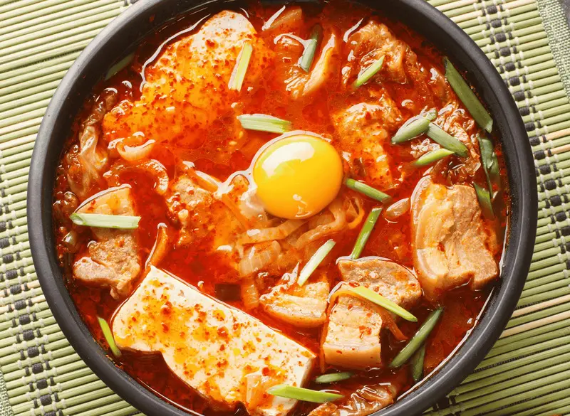 Sundubu Jjigae: M&oacute;n canh đậu phụ non nổi tiếng xứ kim chi 5