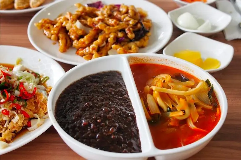 Thưởng thức Jajangmyeon – Món mì đen trứ danh xứ Hàn 11
