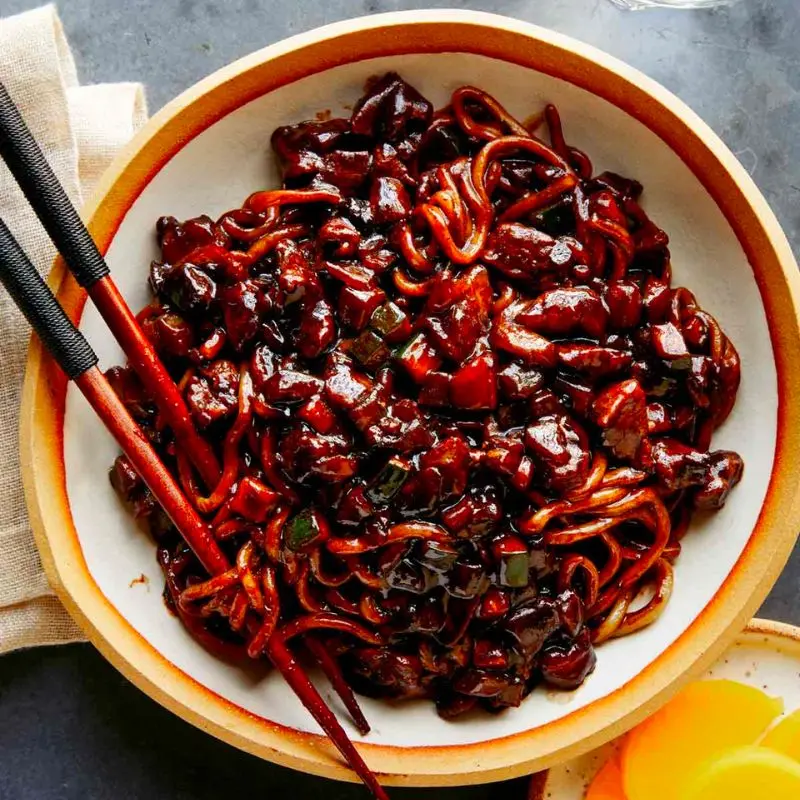 Thưởng thức Jajangmyeon – Món mì đen trứ danh xứ Hàn 8