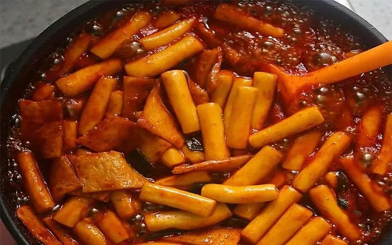 Tokbokki H&agrave;n Quốc g&acirc;y sốt to&agrave;n cầu c&oacute; g&igrave; đặc biệt? 11