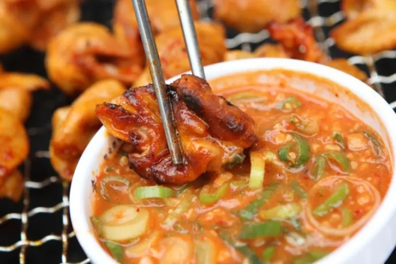 Top 7 khu ẩm thực đường phố H&agrave;n Quốc đ&atilde; đến l&agrave; kh&ocirc;ng muốn về 9