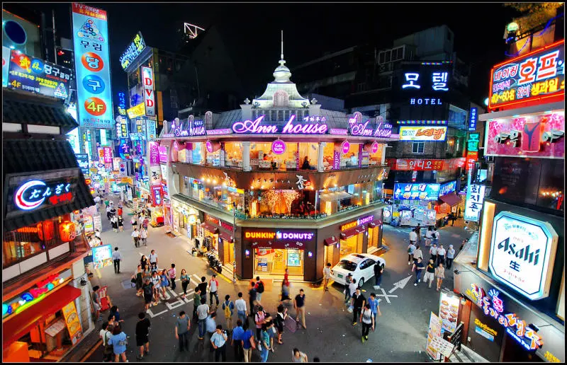 Check in thi&ecirc;n đường giải tr&iacute; Hongdae n&aacute;o nhiệt tại H&agrave;n Quốc 11