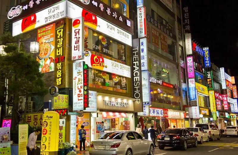 Kh&aacute;m ph&aacute; chợ Dongdaemun, thi&ecirc;n đường mua sắm về đ&ecirc;m của Seoul 4