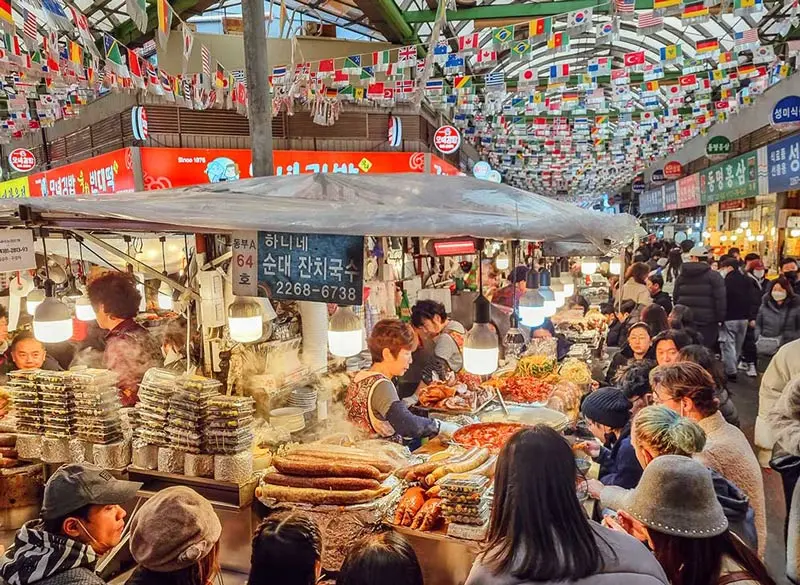 Kh&aacute;m ph&aacute; chợ Gwangjang, thưởng thức ẩm thực đường phố H&agrave;n Quốc 5