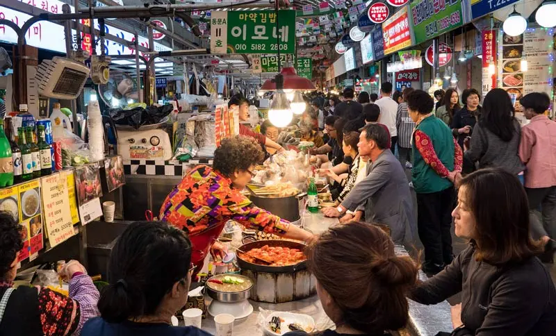 Kh&aacute;m ph&aacute; chợ Gwangjang, thưởng thức ẩm thực đường phố H&agrave;n Quốc 9