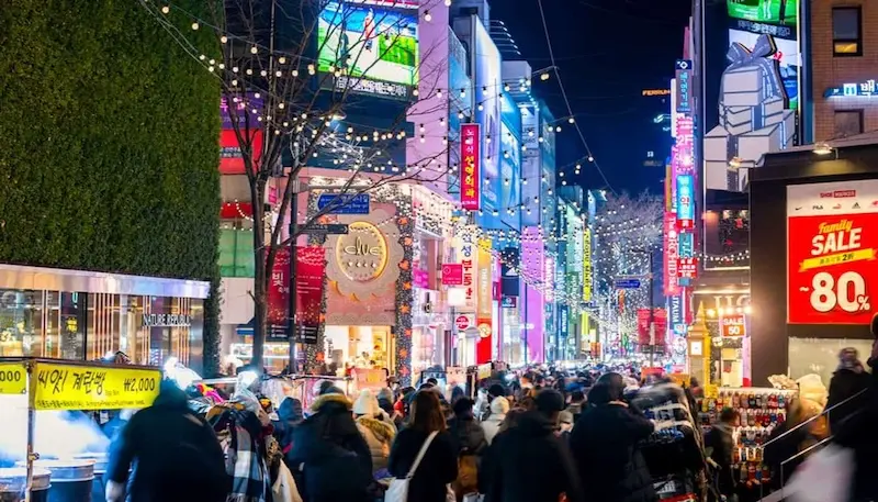 Kh&aacute;m ph&aacute; Myeongdong, con phố sầm uất với h&agrave;ng loạt điều th&uacute; vị 2