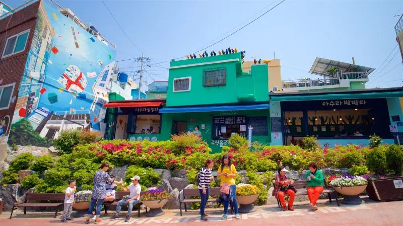 Vẻ đẹp đa sắc m&agrave;u của l&agrave;ng văn h&oacute;a Gamcheon tr&ecirc;n từng bước ch&acirc;n 9